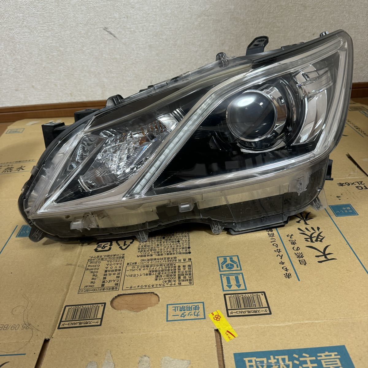 トヨタ クラウンアスリート GRS210/AWS210 前期 左ライト/左ヘッド