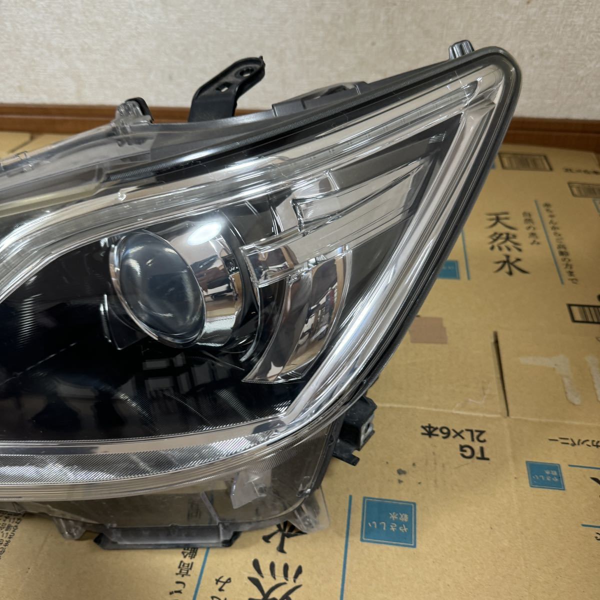 トヨタ クラウンアスリート GRS210/AWS210 前期 左ライト/左ヘッド