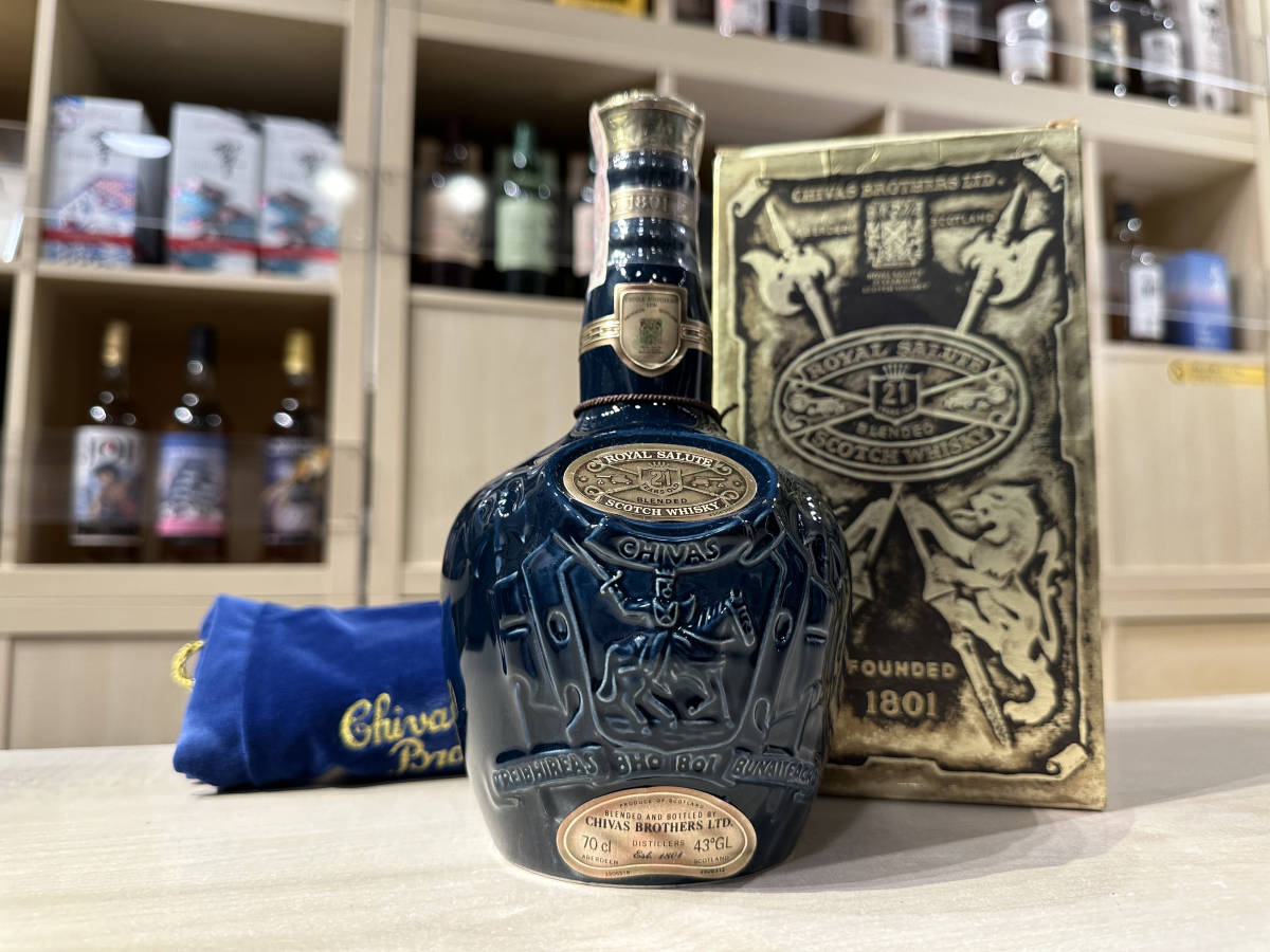 111449 ROYAL SALUTE ロイヤルサルート 21年 青 陶器 700ml 43％ 箱付