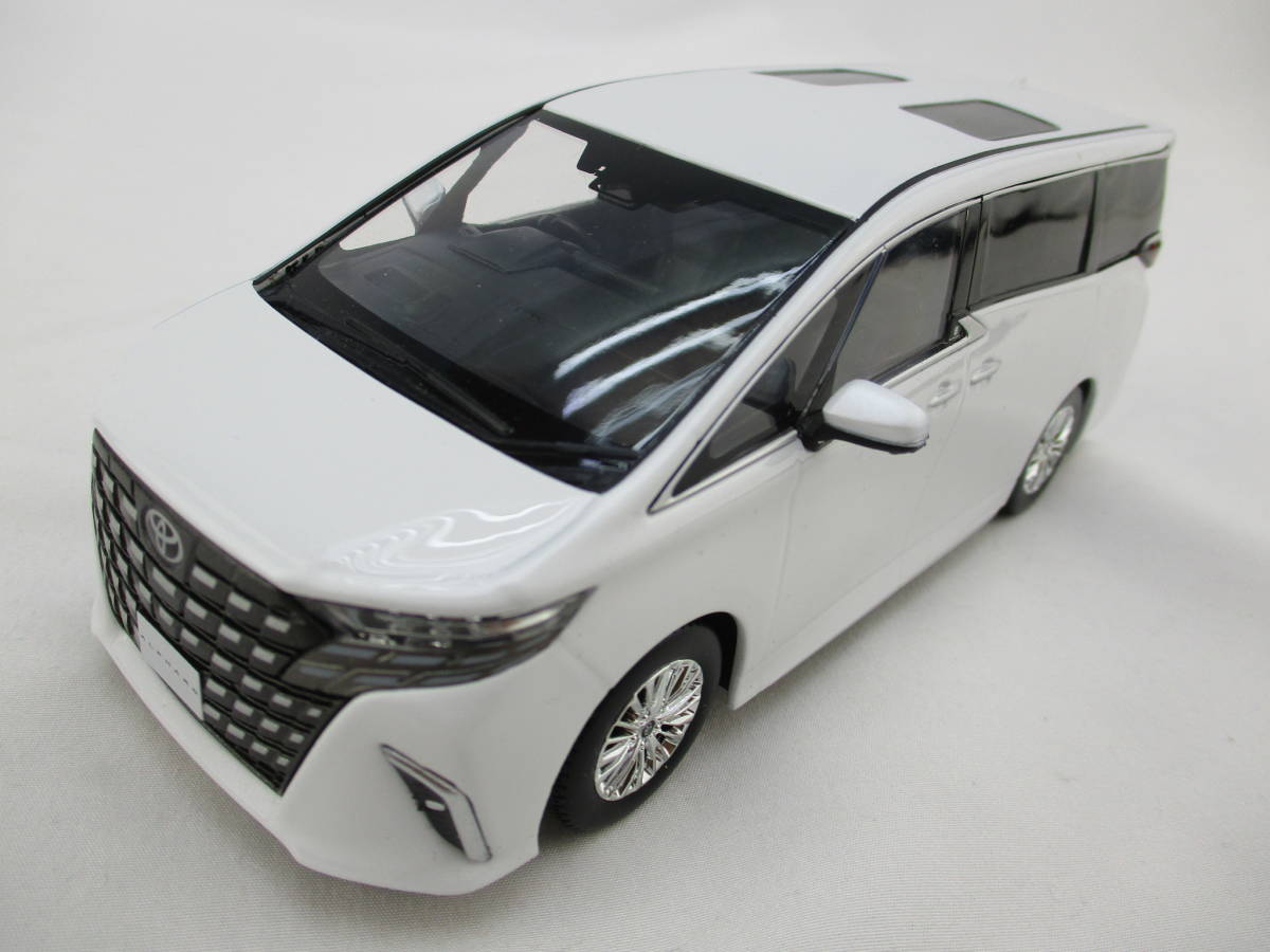 全国無料，得価 トヨタ 非売品 40系 アルファード 1/30色見本ダイキャストミニカー 店頭展示用 プラチナホワイトパールマイカ(トヨタ)｜売買されたオークション情報、yahooの商品情報をアーカイブ公開 - オー トヨタ