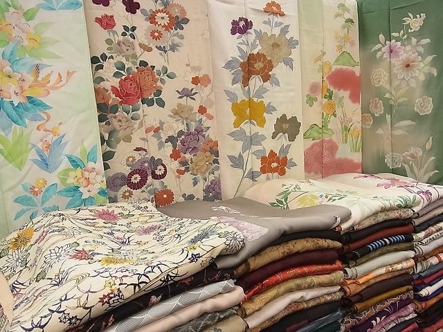 平和屋-こころ店■着物 まとめて 100点 人物 薔薇 花柄 友禅 手描き 駒刺繍 型染め など 着用可能多数 未使用品あり 全て正絹 ppp398