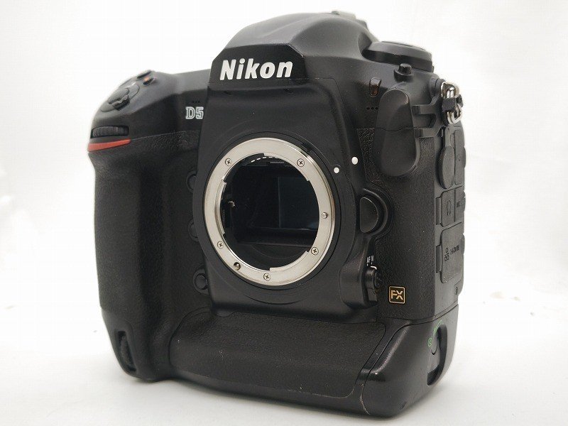 【ショット数少】Nikon D5 XQD-Type Nikon D5 ボディ ニコン ショット数約164000回 ボディ D5 XQD-Type