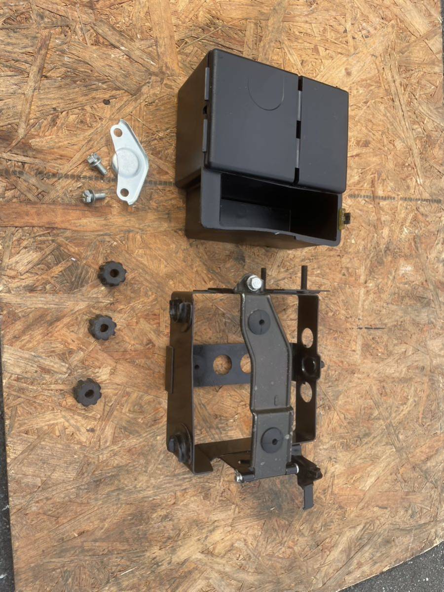 美品　sr400 1jr 純正　バッテリーケース　バッテリーボックス　収納ボックス　工具入れ