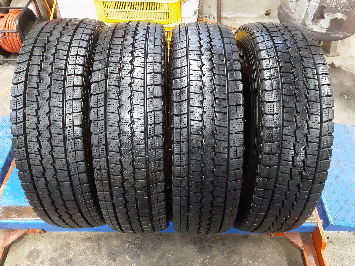 パF4466□195/80R15 107/105L LT 4本価格 DUNLOP WINTER MAXX SV01