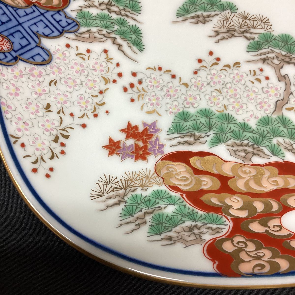 其泉作 有田焼 銘々皿 5枚セット 染錦春秋紋 金彩 桐箱入り(伊万里
