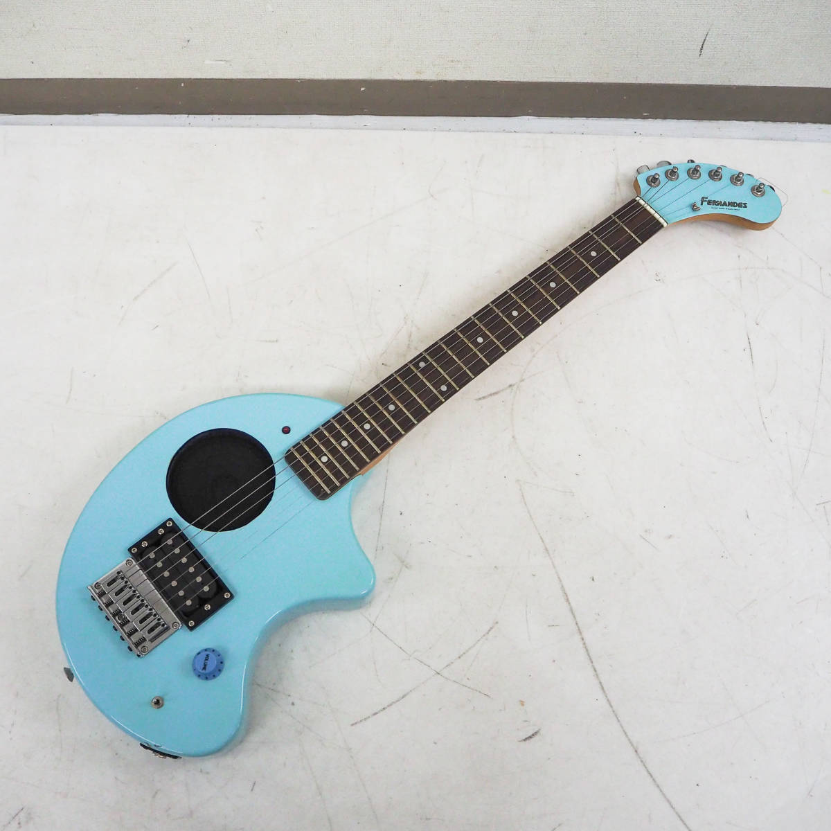 FERNANDES フェルナンデス ZO-3 エレキギター 水色系 アンプ内蔵 ミニギター ぞーさん ゾーサン K3497
