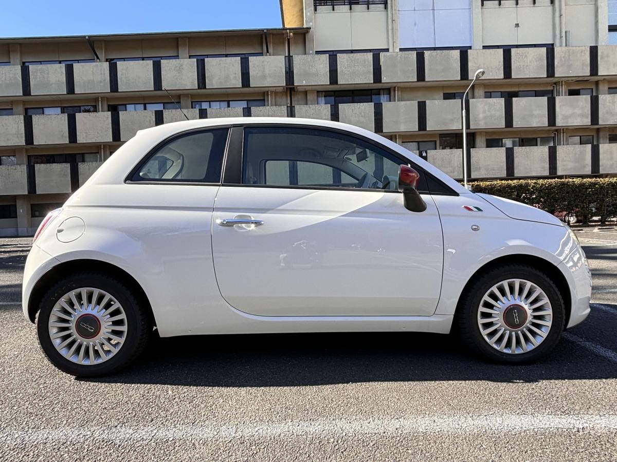 売り切り 個人出品 フィアット500 1.4 16V スーパーポップ / 100HP / 75000km !! ナビ / バックカメラ おまけ!! フィアット500 フィアット 個人格安 1.4 綺麗なH20年12月フィアット500☆1.4⁄16Vラウンジ/ガラスルーフ 500(チンクエチェント