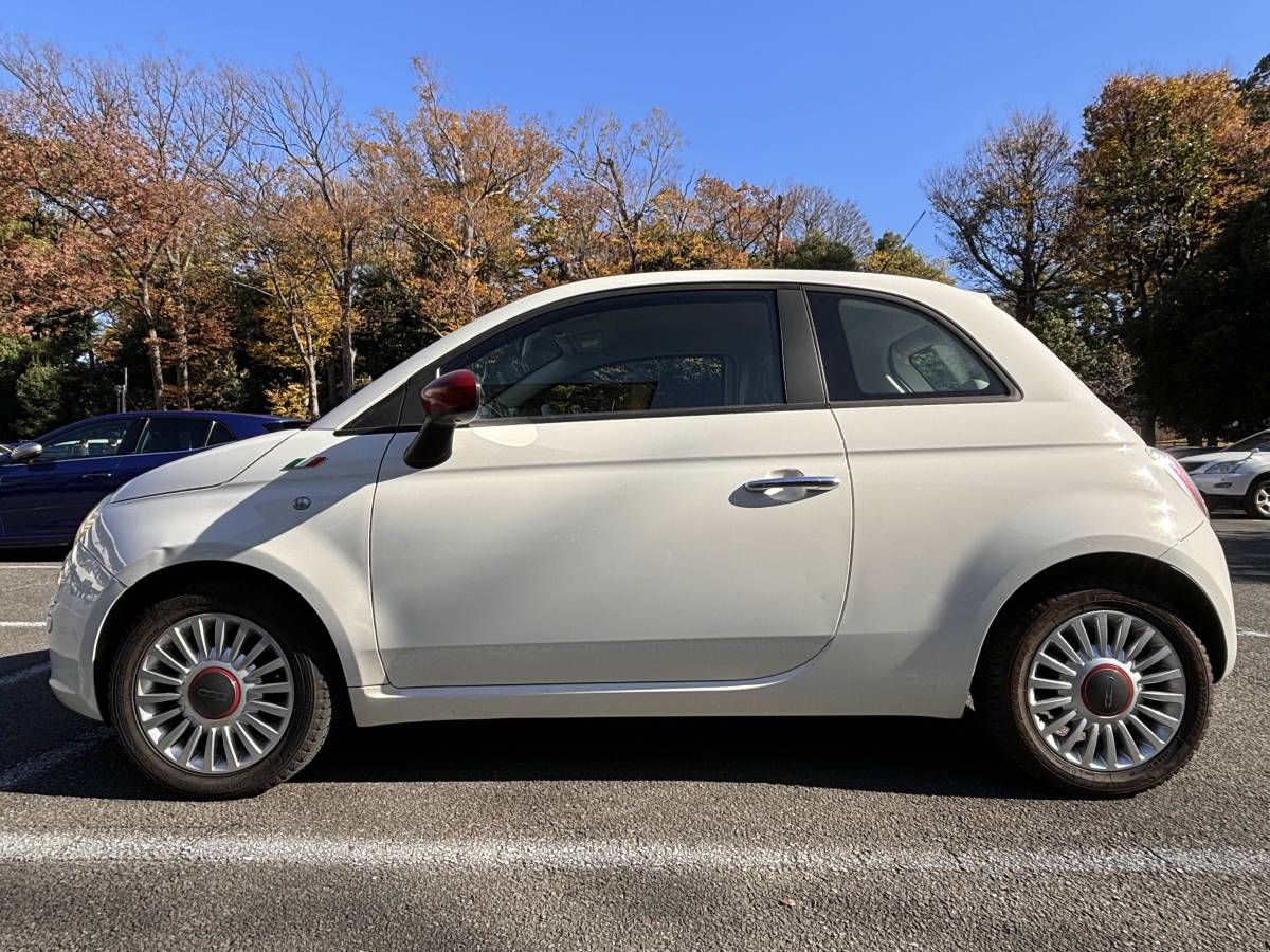 売り切り 個人出品 フィアット500 1.4 16V スーパーポップ / 100HP / 75000km !! ナビ / バックカメラ おまけ!! フィアット500 フィアット 個人格安 1.4 綺麗なH20年12月フィアット500☆1.4⁄16Vラウンジ/ガラスルーフ 500(チンクエチェント