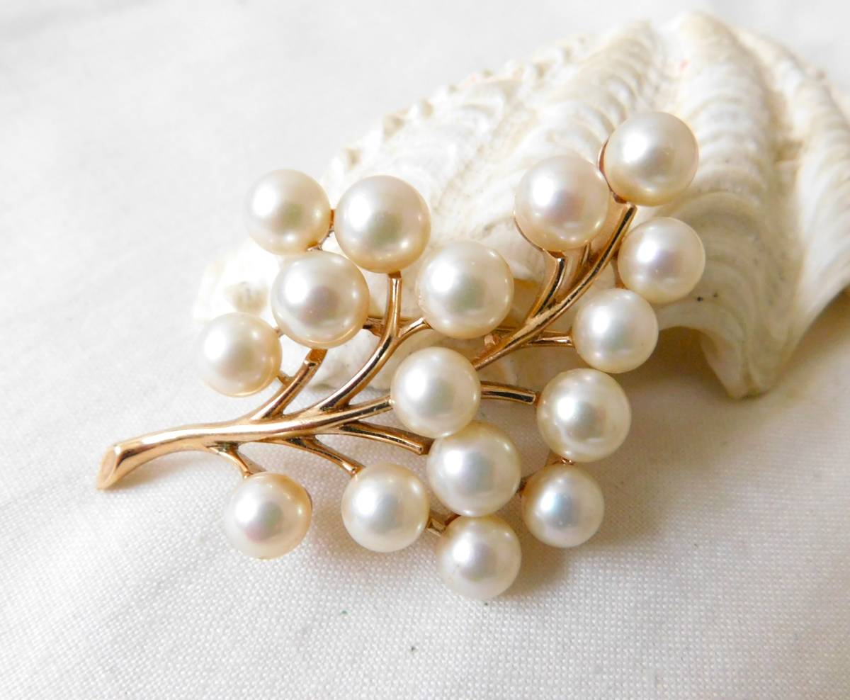 ヴィンテージ　MAJORICA刻印　Fauxパールの飾られたリーフモチーフの古い美しいブローチ　美品　送料120