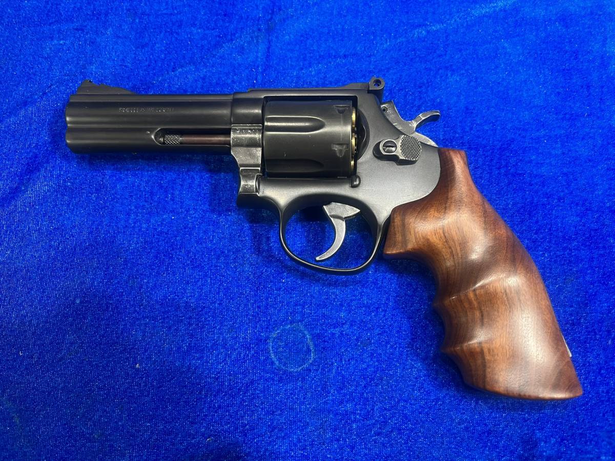 マルシンS&W586 モデルガン ブルーング + HOGUE 木製グリップ付き 発火