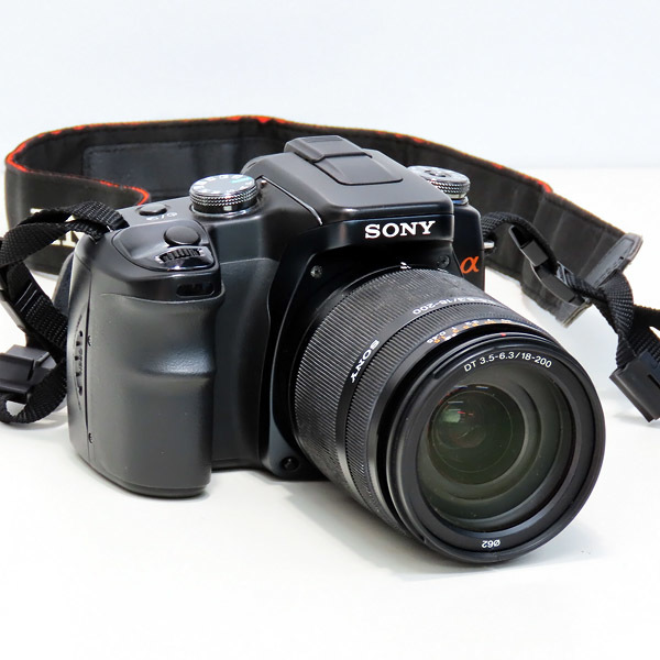 ■ジャンク 中古 SONY DSLR-A100 デジタル一眼レフカメラ dt 18-200/3.5-6.3 レンズ 本体 ボディ バッテリーあり バック