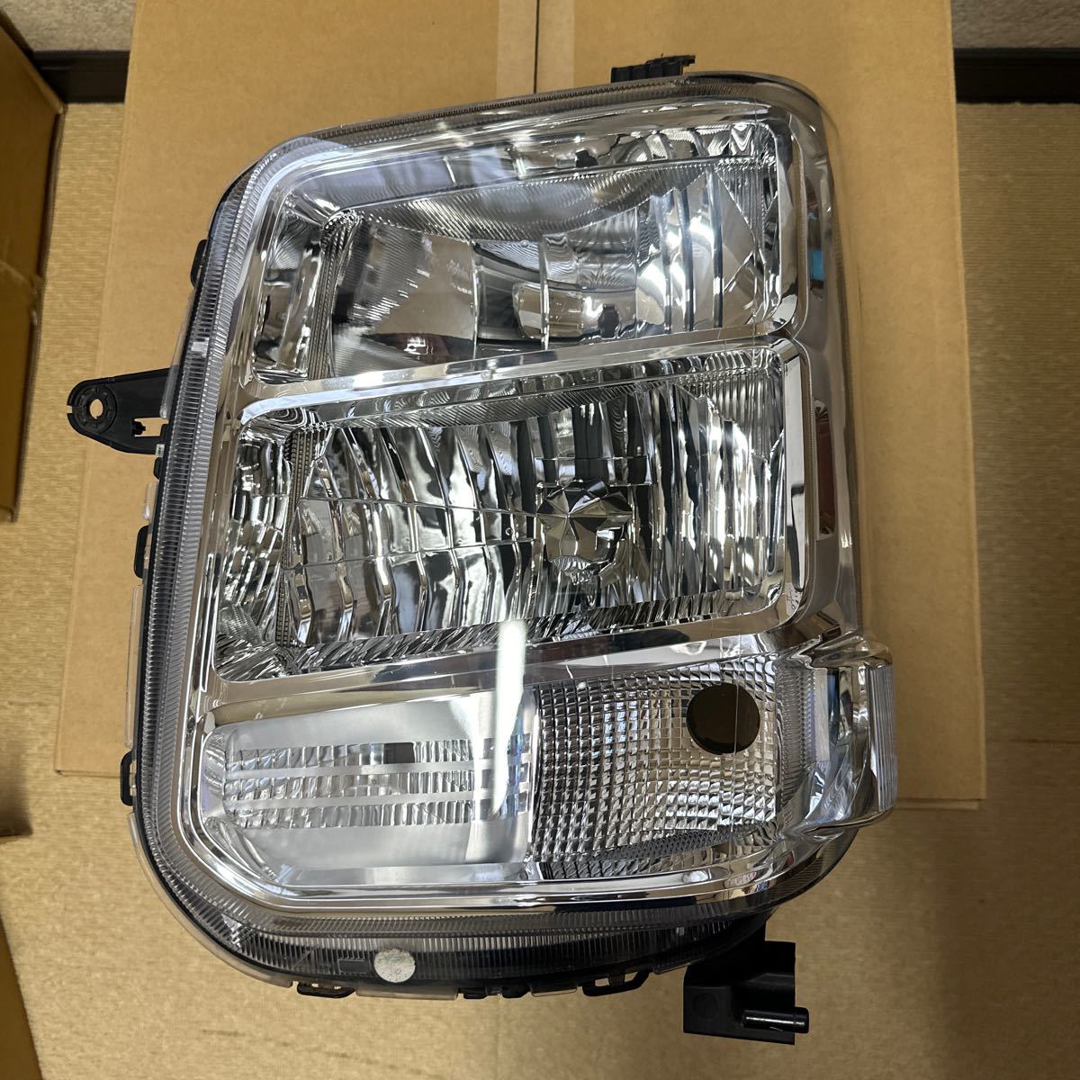 DA17Wエブリィ左ヘッドライトHID DA17W エブリィ HID 左の中古品 2026
