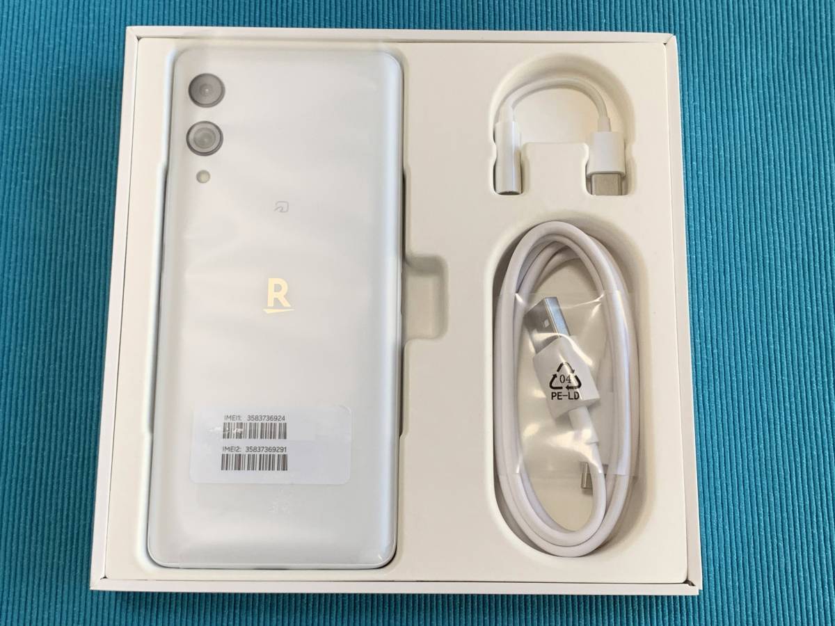 Rakuten Hand 5G ホワイト P780 SIMフリ