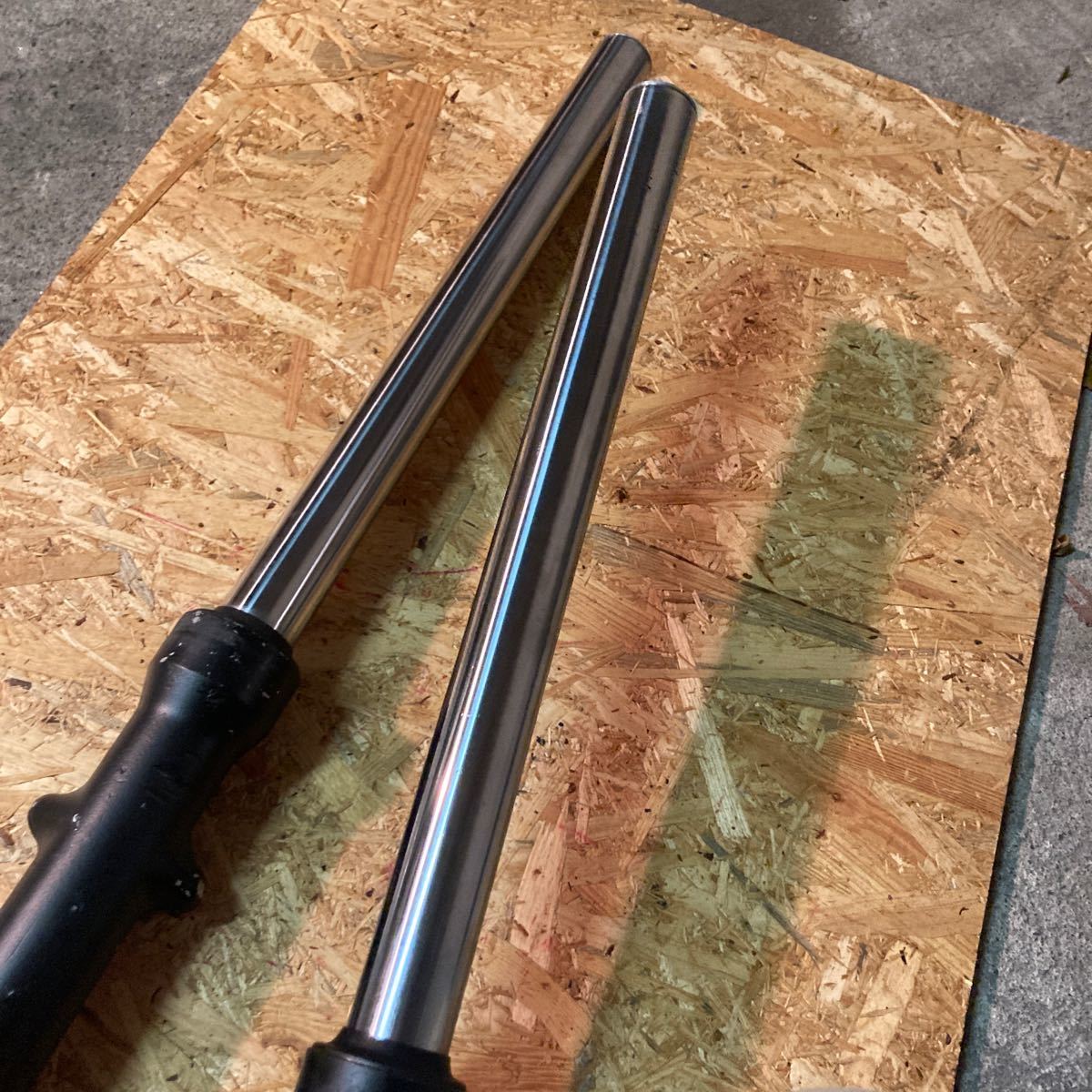 グラストラッカービックボーイフロントフォーク