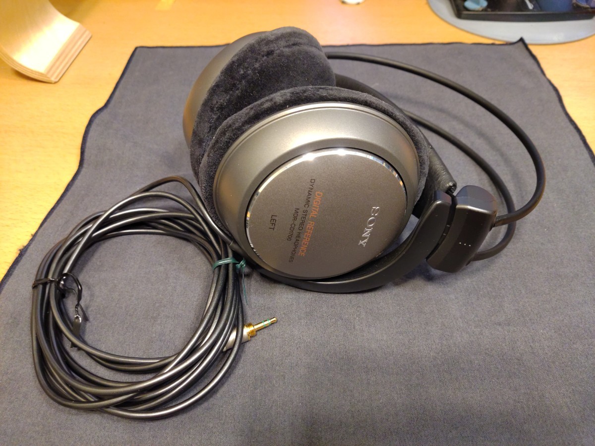 美品 SONY ヘッドホン MDR-CD1700
