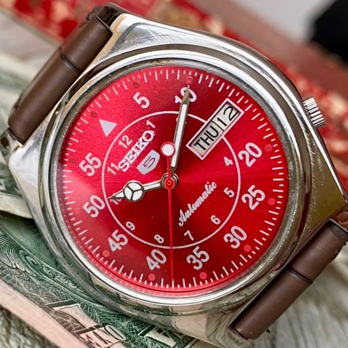 レトロな色合い】☆送料無料☆ セイコー5 SEIKO5 メンズ腕時計 レッド