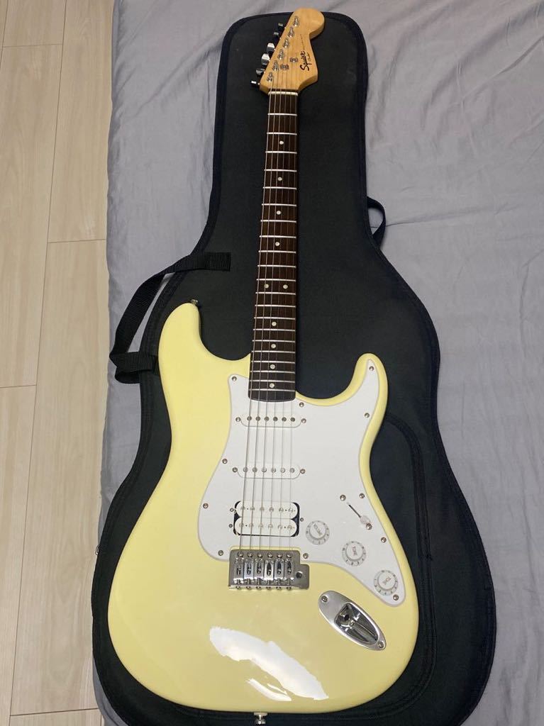 Squier Stratocaster Fender SSH ⁄ by - Affinity Cream HSS Series