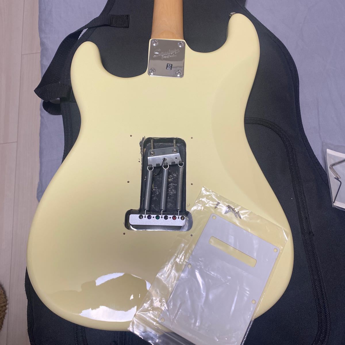 Squier Stratocaster Fender SSH ⁄ by - Affinity Cream HSS Series