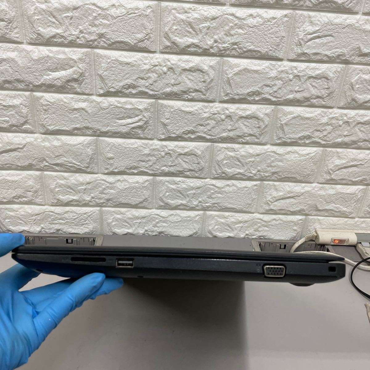 ン42 DELL Latitude 3590 P75F Core i3 8130U メモリ8GB ジャンク