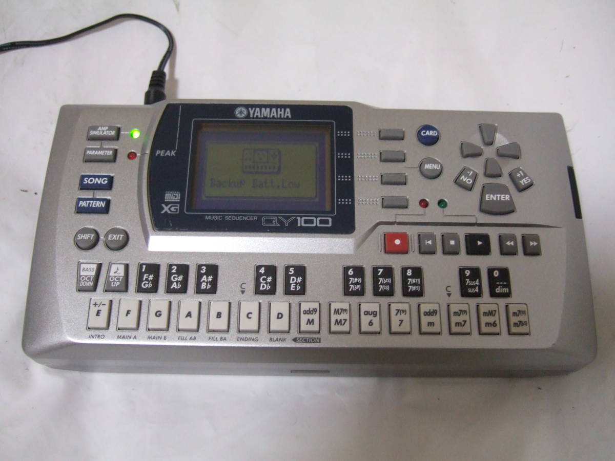 美品 YAMAHA QY100 シーケンサー/純正ACアダプター付属