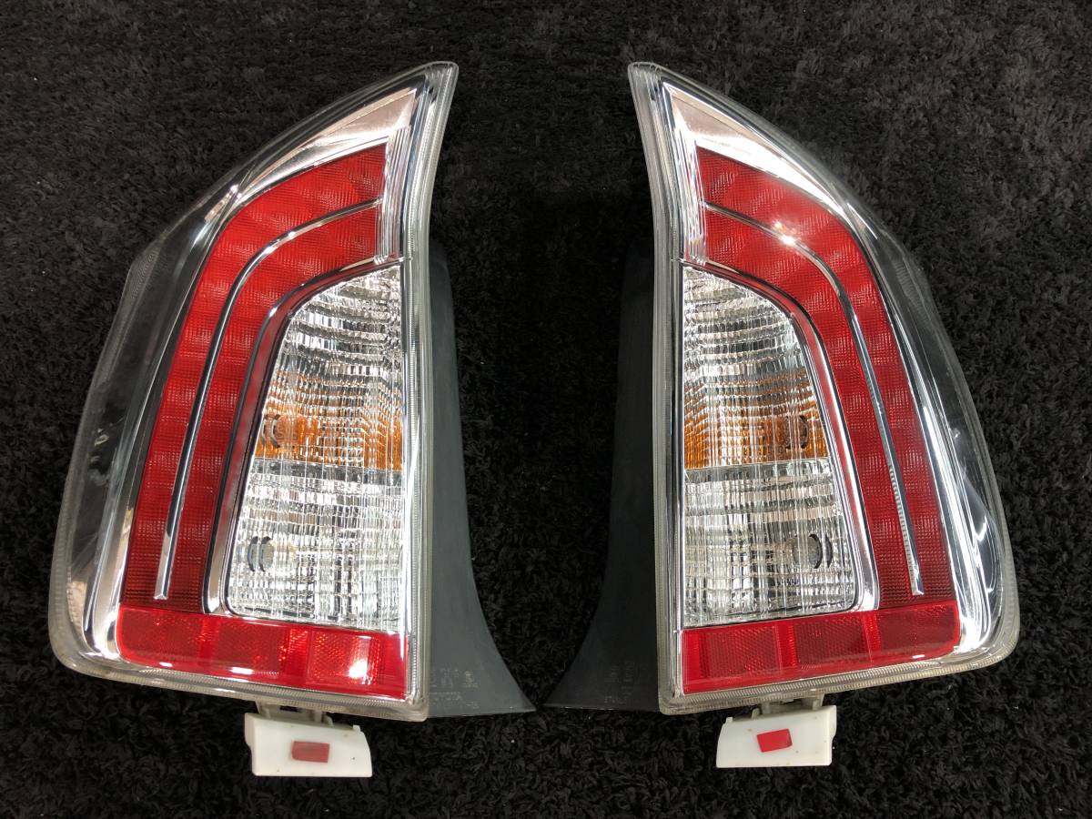 プリウス DAA-ZVW30 左テールランプ S 070 スタンレー 47-55 81560