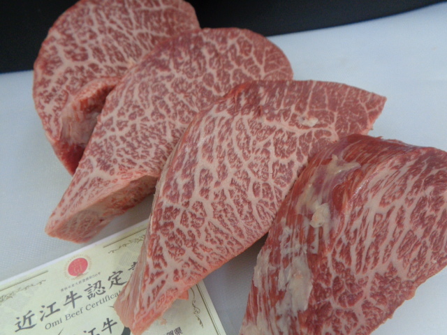 近江牛A５牝　超特カメの甲芯（スキンレス　ロービー)　２，３５ｋｇ　