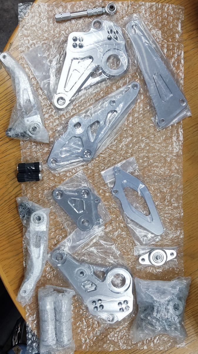 CB750F バックステップ　未使用品　送料無料　1円スタート　フェイズ　CB750FC《CB750FA FB FC》ベアリング仕様　CB900F CB1100F CB1100R 