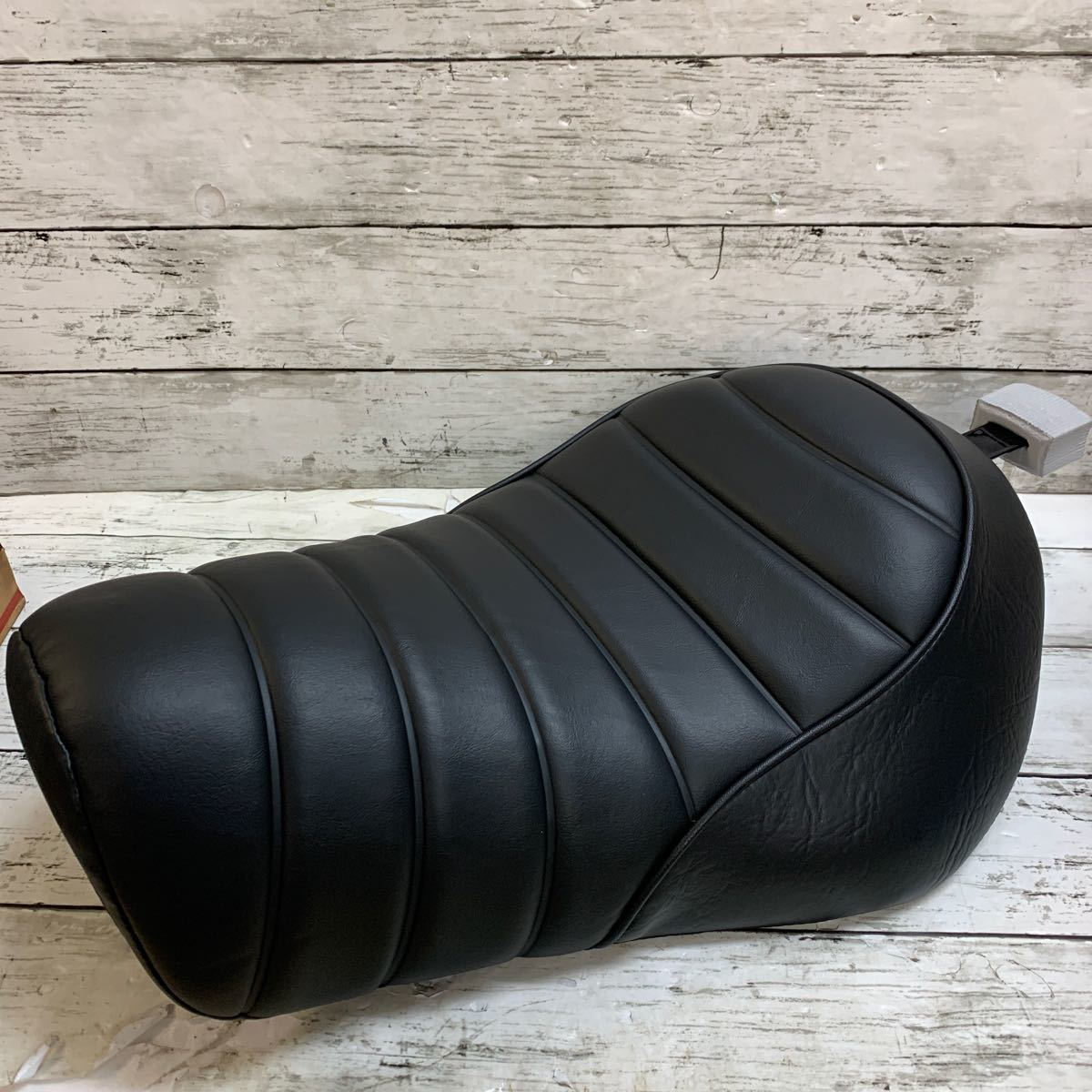 中古品】Harley-Davidson 純正 シート スポーツスター XL883N 52000195 