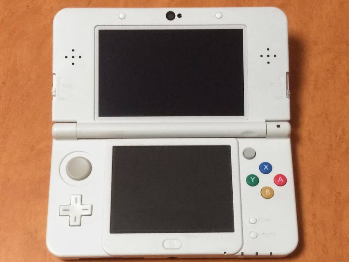 動作確認済 New3DS ホワイト 中古 Ver11.8.0-41J 人気色 上下液晶