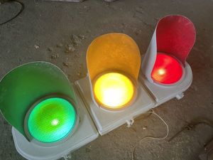 信号機 本物のYahoo!オークション(旧ヤフオク!)の相場・価格を見る