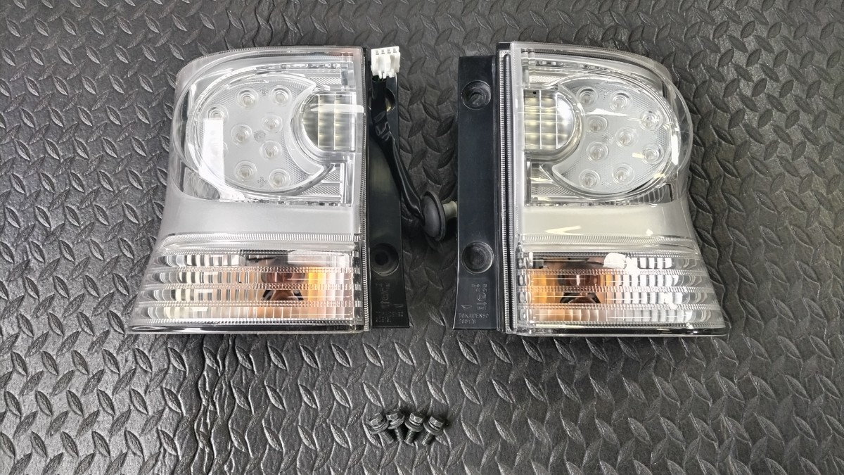 ダイハツ純正 L375S タント カスタム RS 後期 LED テールライト 