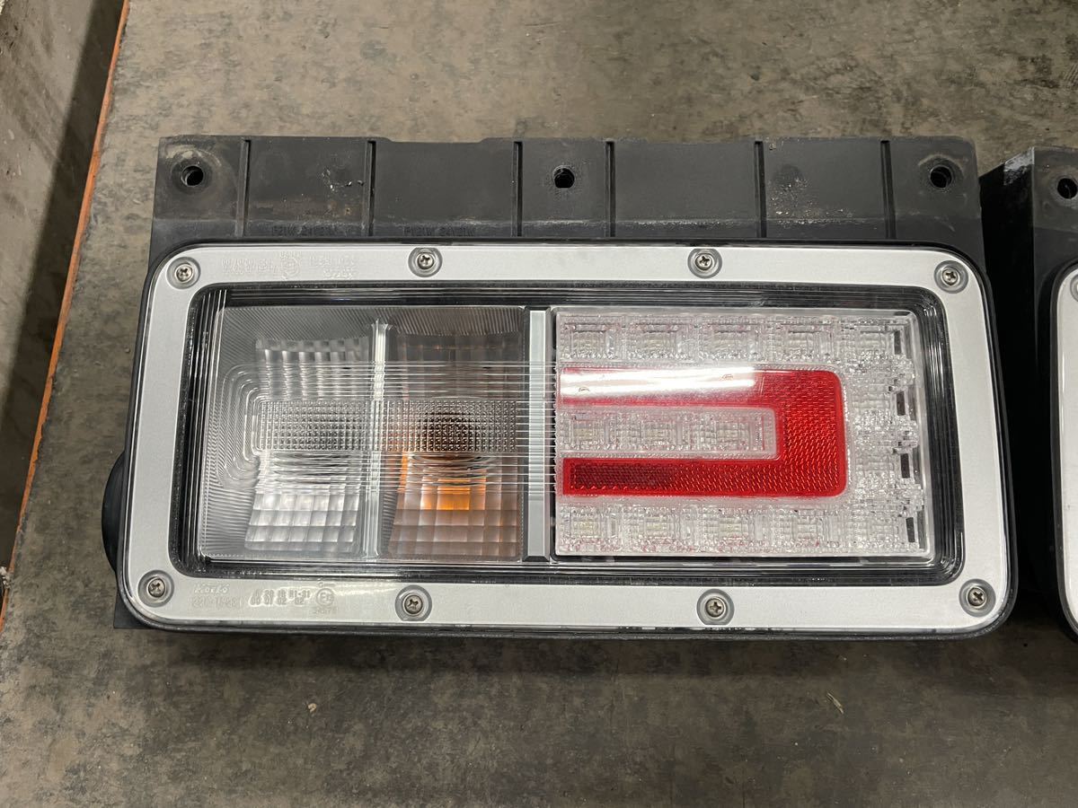 HINO 日野 プロフィア 純正 LED テールランプ 新車外し(テールライト