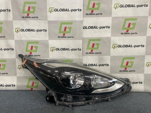 アクア nhp10 81105-52M50 GPマテリアル品】純正品 トヨタ アクア NHP10 ヘッドランプ 右 81105