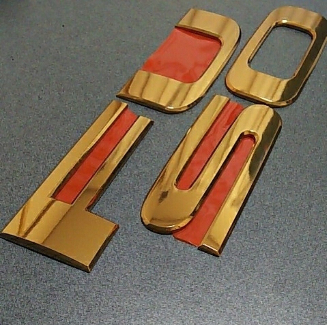 【驚きの破格値，人気】 MITSUBISHI FUSO GOLD EMBLEM 三菱ふそう 三菱フソウ ゴールドエンブレム スーパーグレート 大型車用 デコトラ トラック野郎(トラック、ダンプ用)｜売買されたオークション情報、yahooの商品情報を トラック、ダンプ用