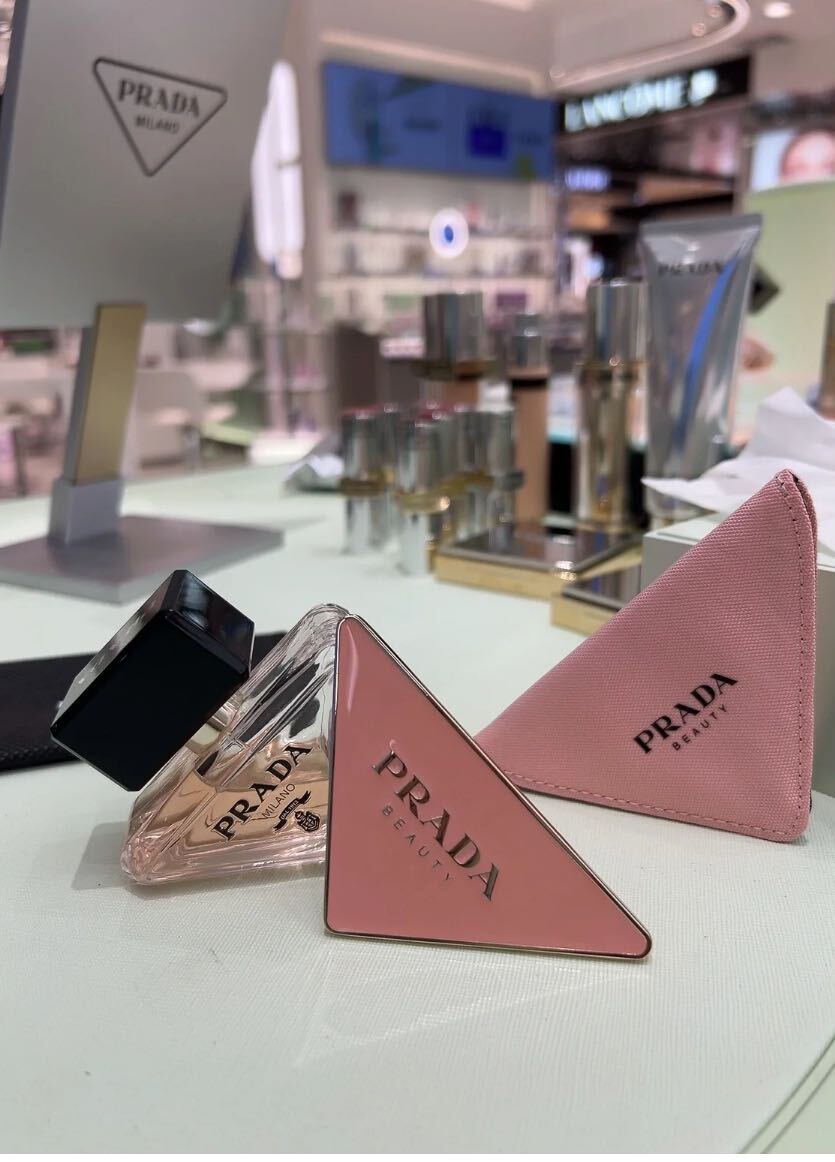 2023新品 未使用 送料無料プラダ Prada ミラー 香水購入ノベルティー