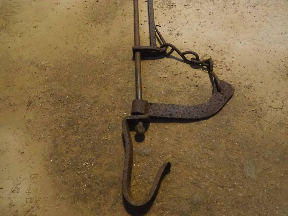 購入割引 【明治期鉄製自在鉤】箪笥フック古道具鉄鍋アンティーク鉄瓶