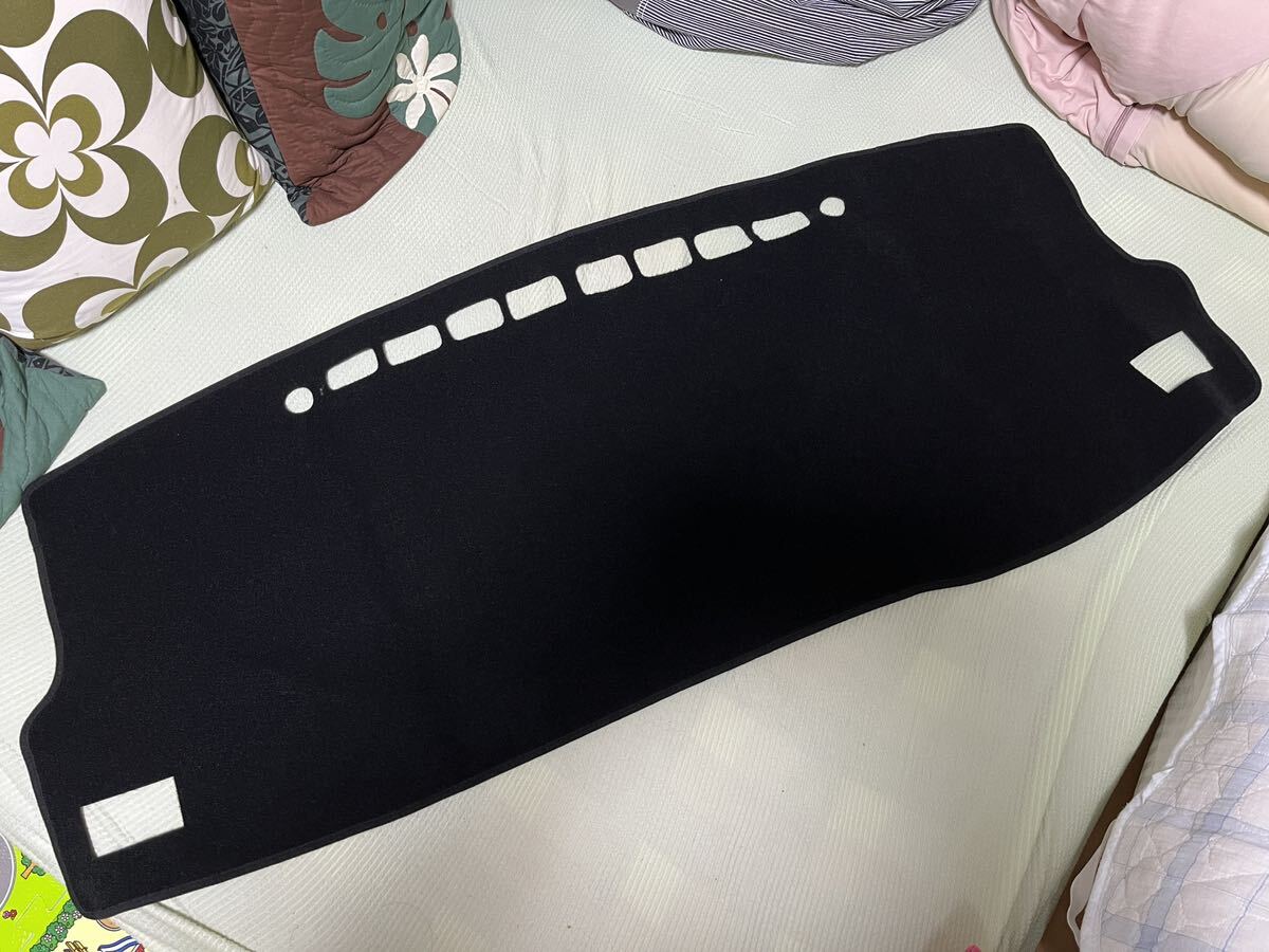 【ほぼ未使用】ダッシュマット ダッシュボードマット オーリス 180型用_1