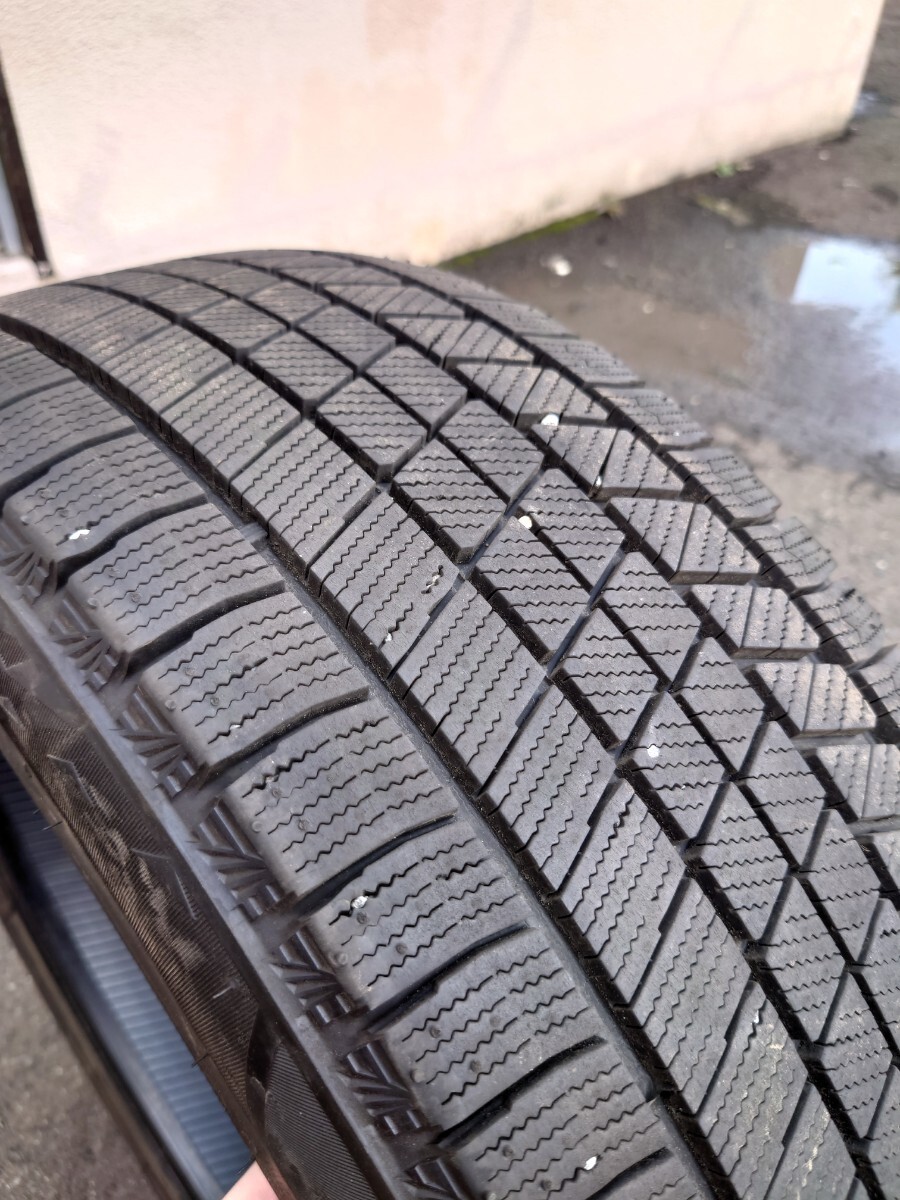 BRIDGESTONE スタッドレスタイヤ BLIZZAK VRX3 2022年製　9分山　235/45R18 4本 _1