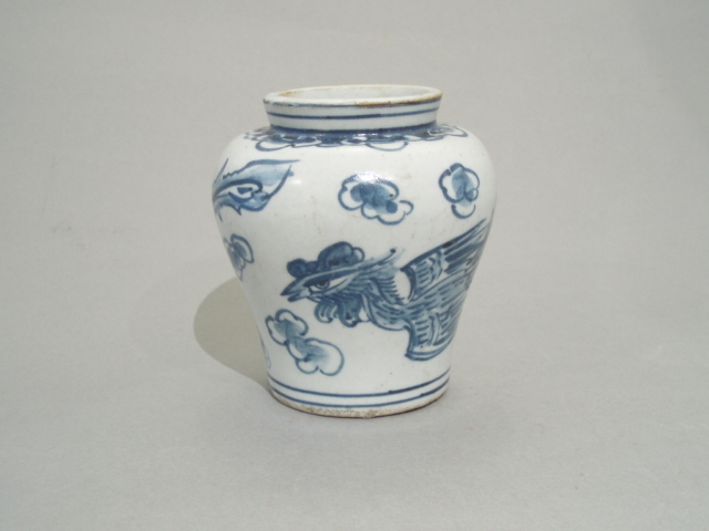 李朝末期 青花鳳凰文 肩衝形壺 完器(李朝)｜売買されたオークション