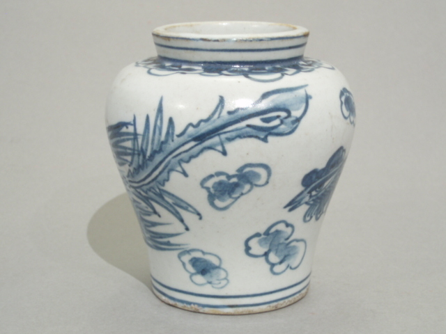 李朝末期 青花鳳凰文 肩衝形壺 完器(李朝)｜売買されたオークション