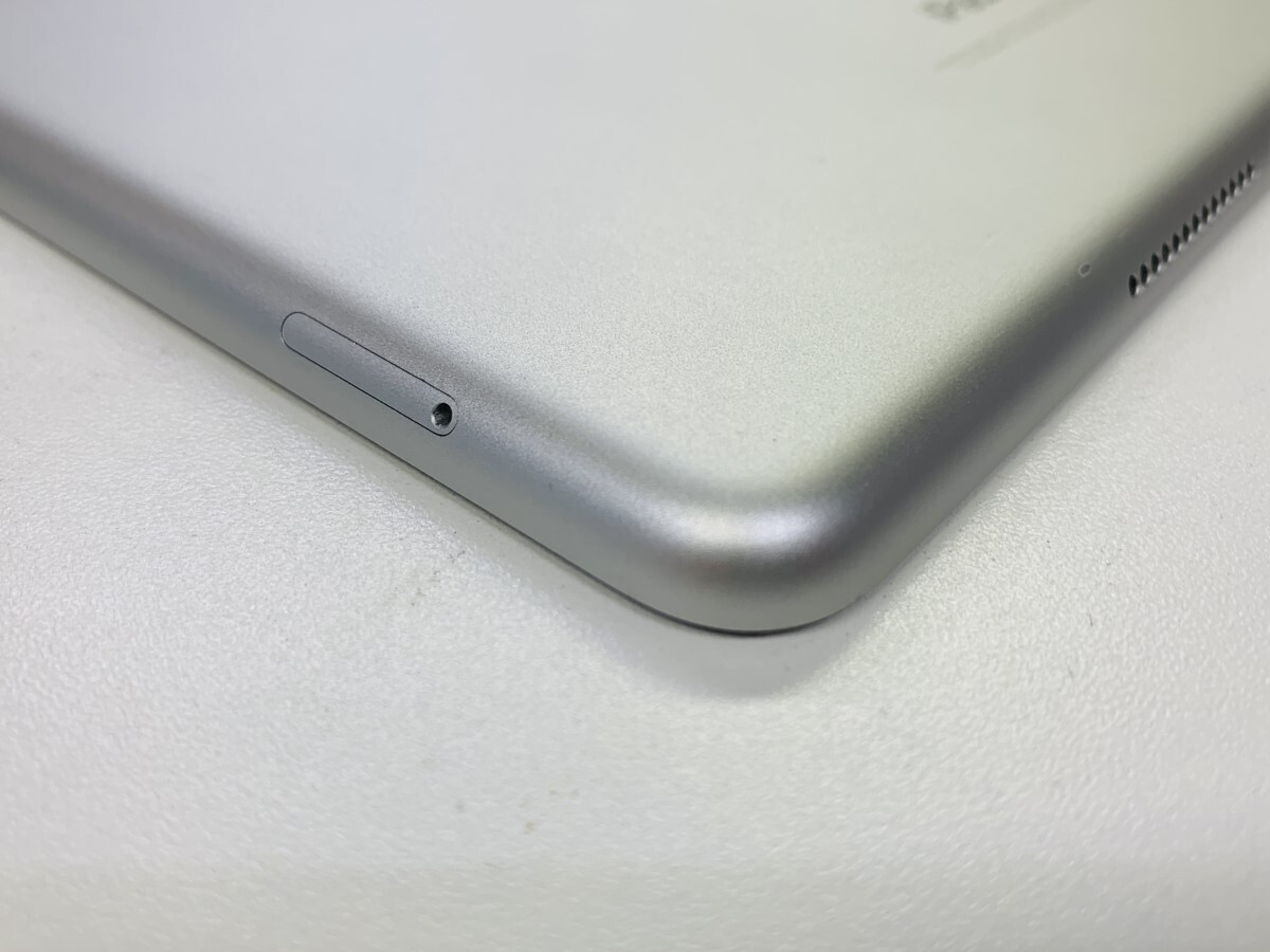 ☆送料無料☆良品☆au☆A1823iPad (第 5 世代) Wi-Fi + Cellular 32GB 
