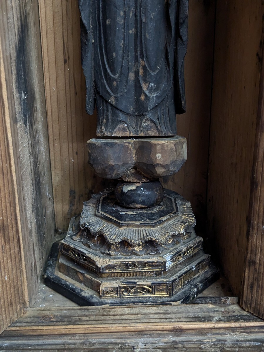 ジャンク品 時代物 木彫 仏像 阿弥陀如来 又は 釈迦如来立像 木製 厨子