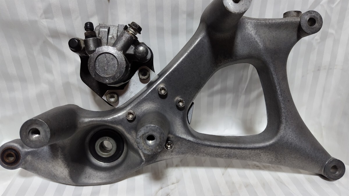 YAMAHA ヤマハ　マジェスティ１２５　リア　ディスクブレーキ　ジャンク部品取用　ホイール　スイングアーム　キャリパー　メッシュホース_3