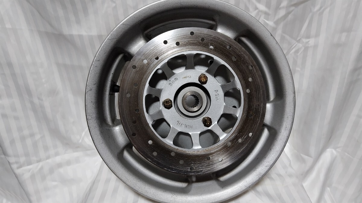 YAMAHA ヤマハ　マジェスティ１２５　リア　ディスクブレーキ　ジャンク部品取用　ホイール　スイングアーム　キャリパー　メッシュホース_7