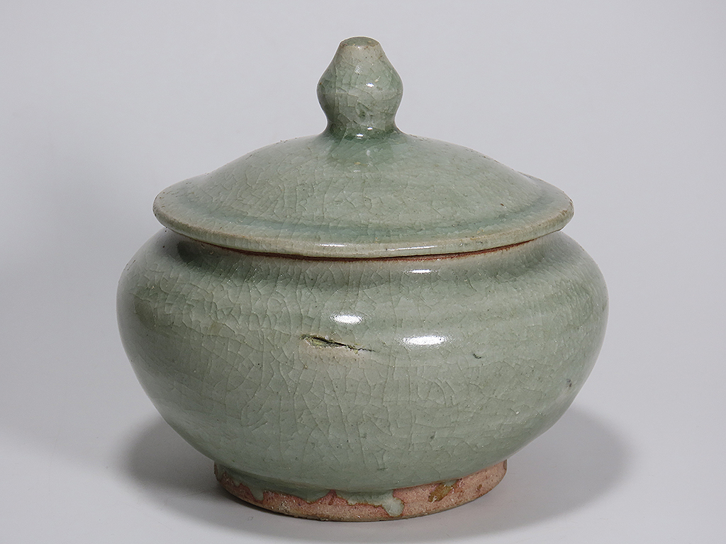 中国の壺.古い青磁の壺.青磁.湖田その他窯.使用品.窯傷や