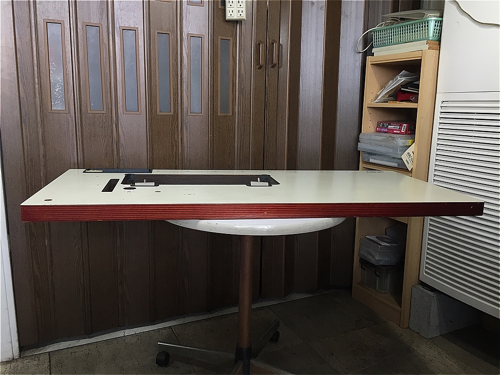 【送料無料】☆JUKI純正　工業用本縫ミシンテーブル　天板　板のみ　ベージュ色☆ヒンジ付き☆【送料無料】_7