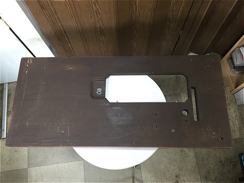 【送料無料】☆JUKI純正　工業用本縫ミシンテーブル　天板　板のみ　ベージュ色☆ヒンジ付き☆【送料無料】_8