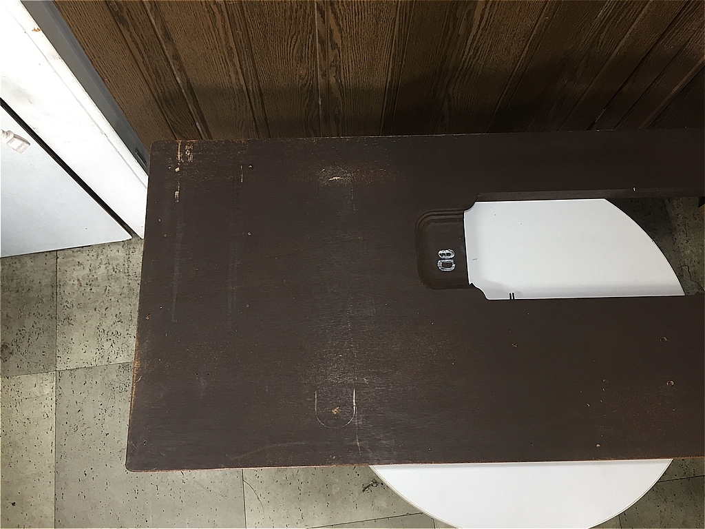 【送料無料】☆JUKI純正　工業用本縫ミシンテーブル　天板　板のみ　ベージュ色☆ヒンジ付き☆【送料無料】_9