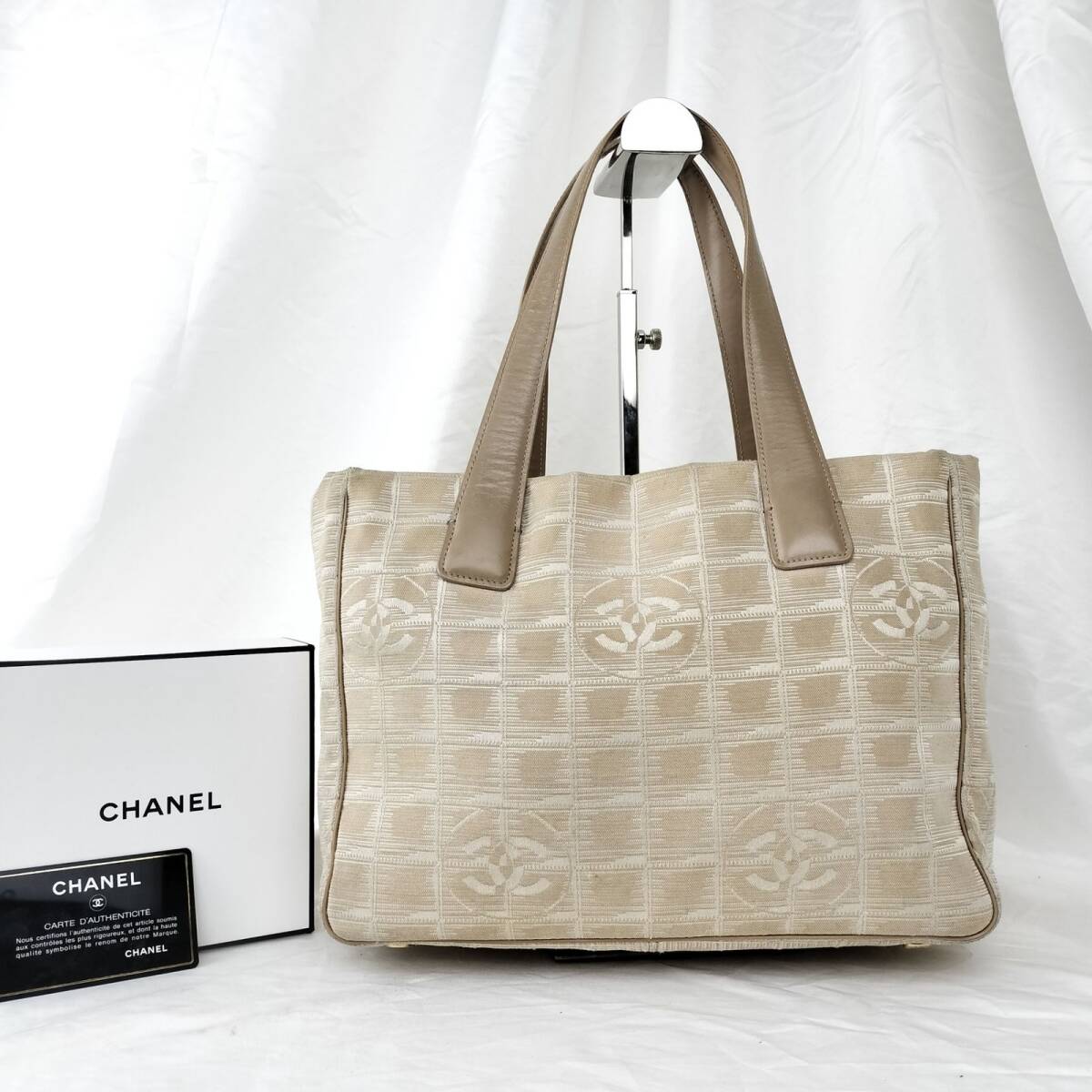 優雅 機能的 CHANEL シャネル ニュートラベルラインPM トートバッグ