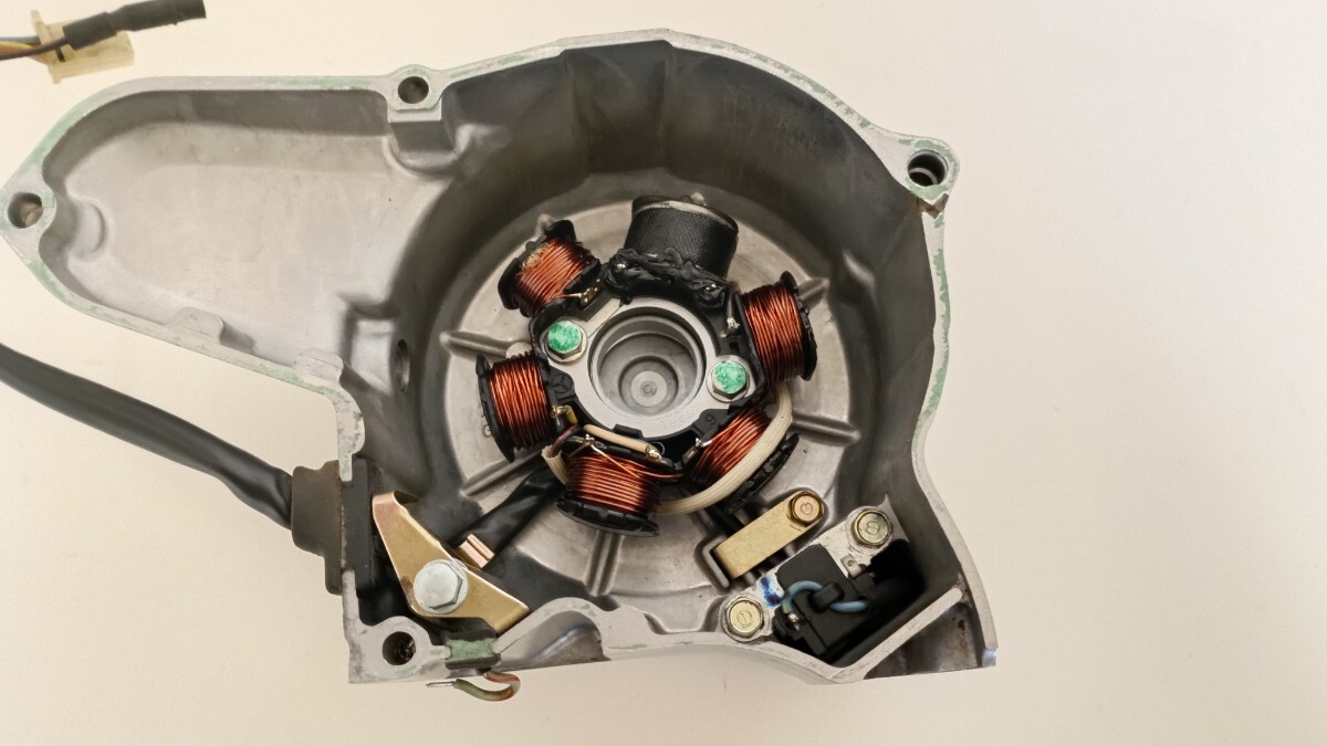 12v HA02E カブ90 キャブ車 ジェネレーター フライホイール ホンダ純正品 実動 ＊ スーパーカブ カブカスタム カブ90 HA02 12V セル カブ70 左側